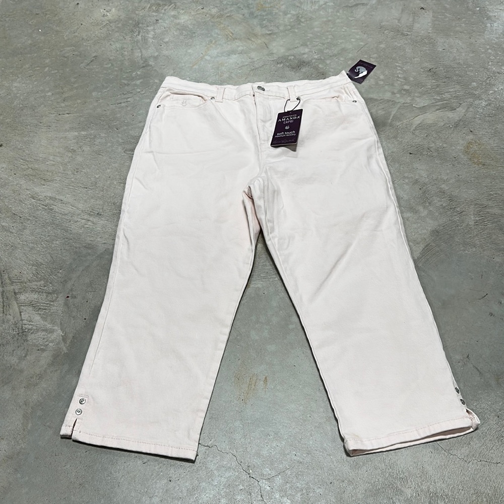Gloria Vanderbilt brand Rose pink capris / Size 12/‎ E-59